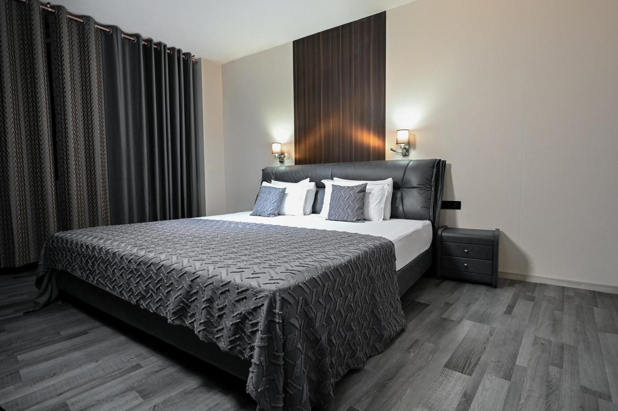 Grey Star Hotel เนโกทิโน ภายนอก รูปภาพ