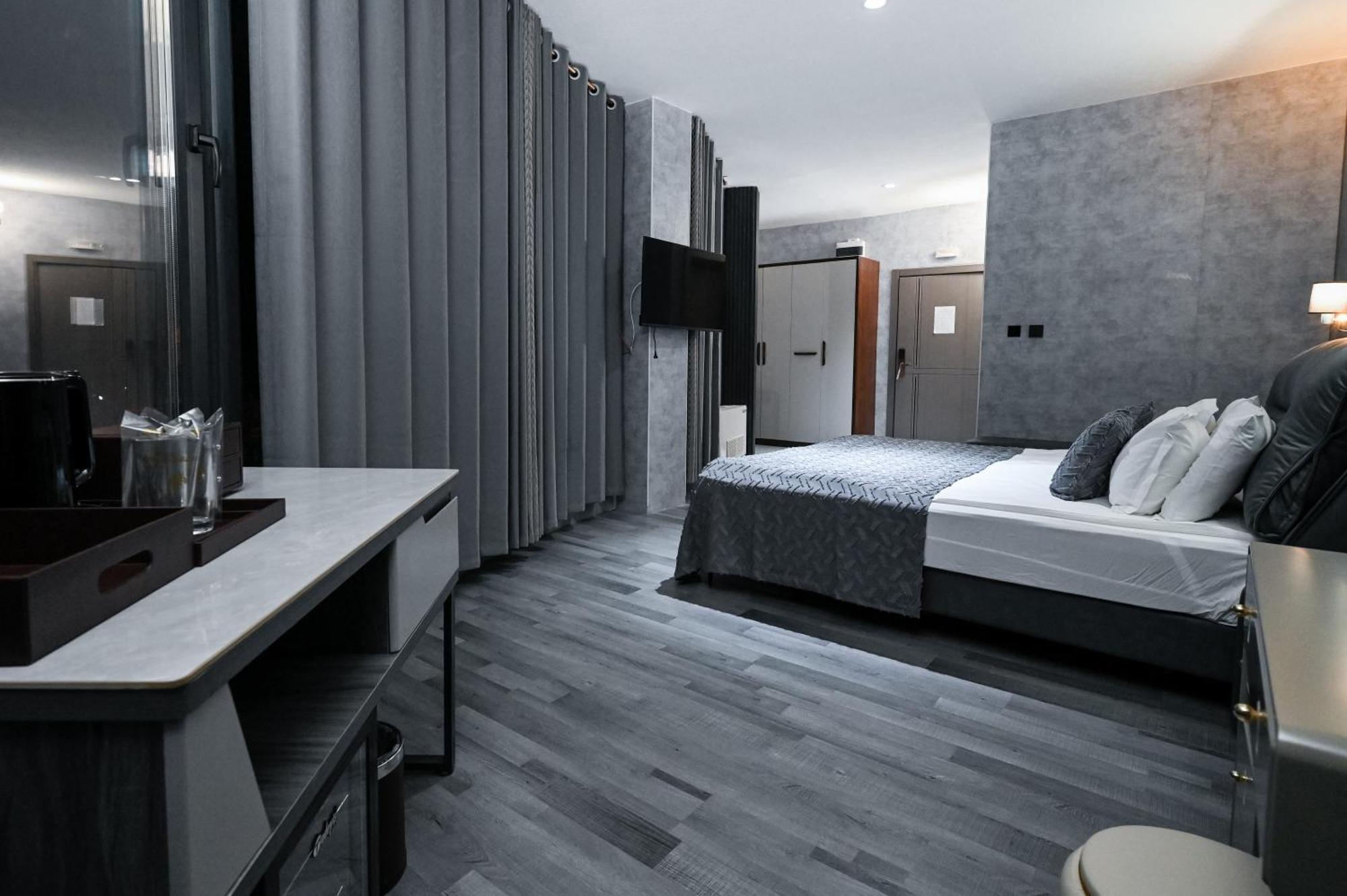 Grey Star Hotel เนโกทิโน ภายนอก รูปภาพ