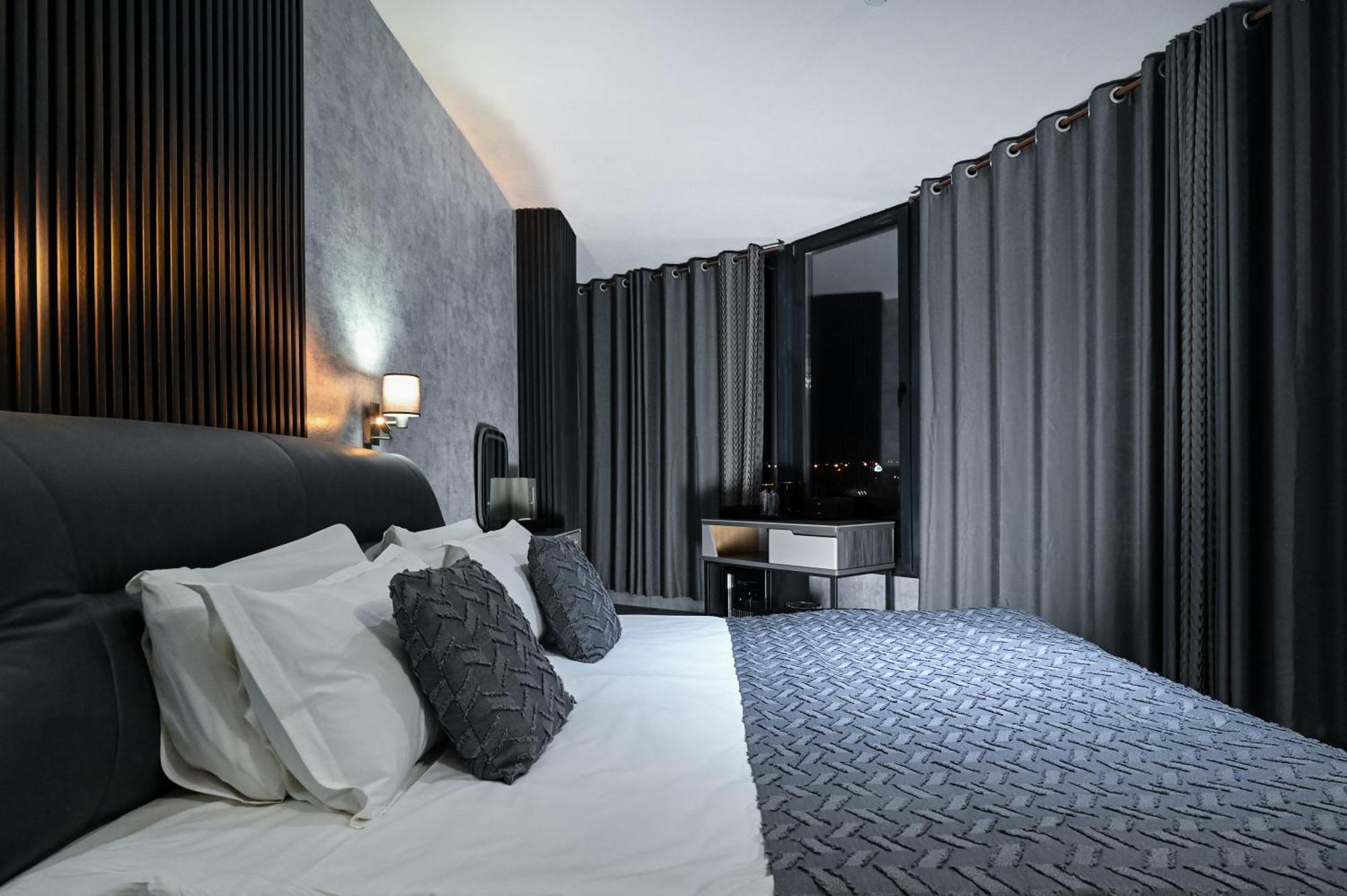 Grey Star Hotel เนโกทิโน ภายนอก รูปภาพ