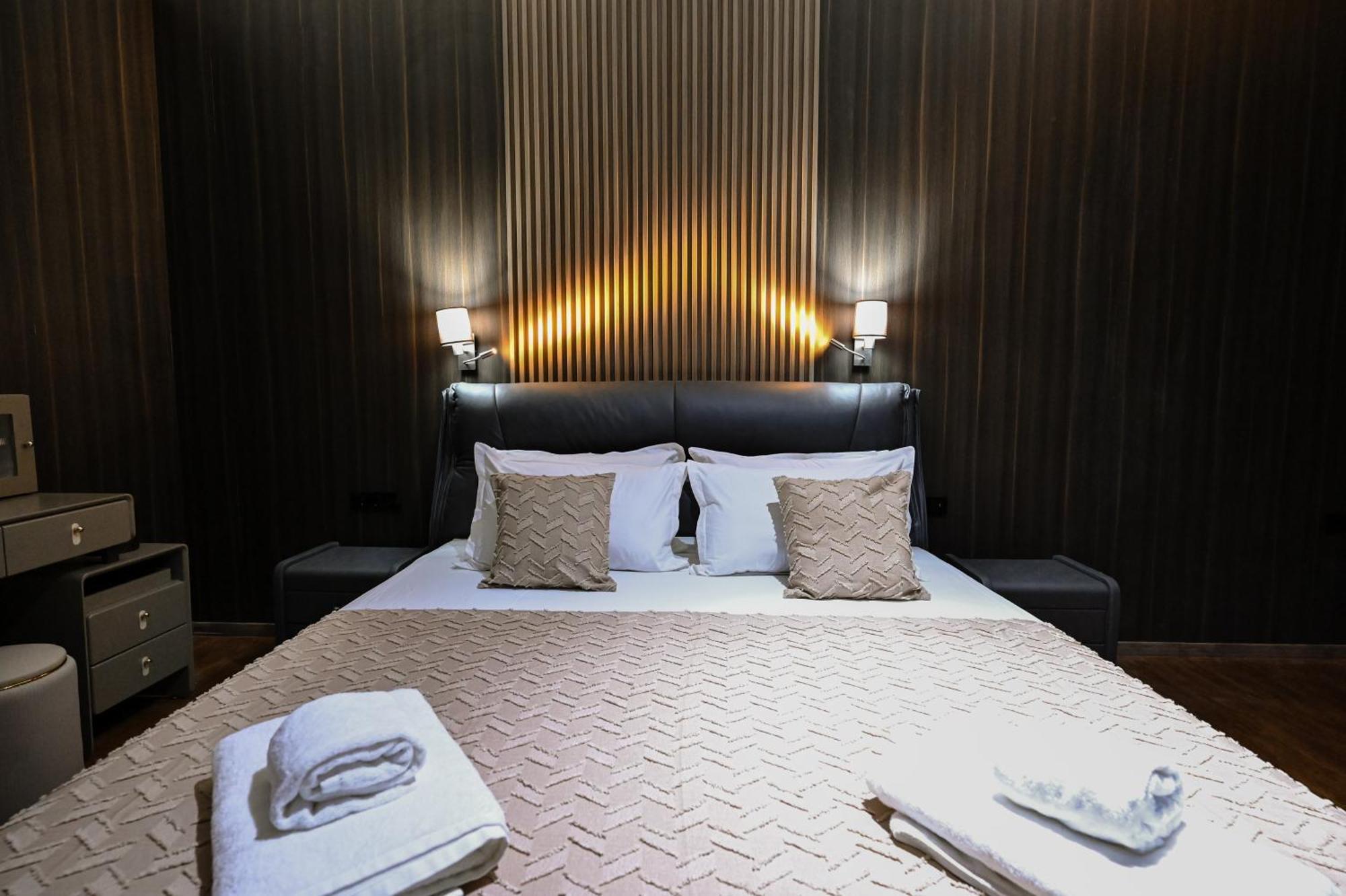 Grey Star Hotel เนโกทิโน ภายนอก รูปภาพ