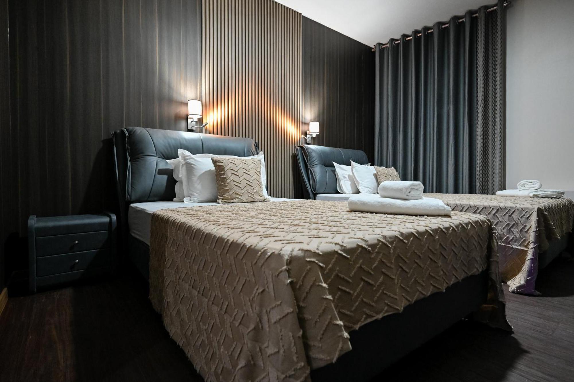 Grey Star Hotel เนโกทิโน ภายนอก รูปภาพ